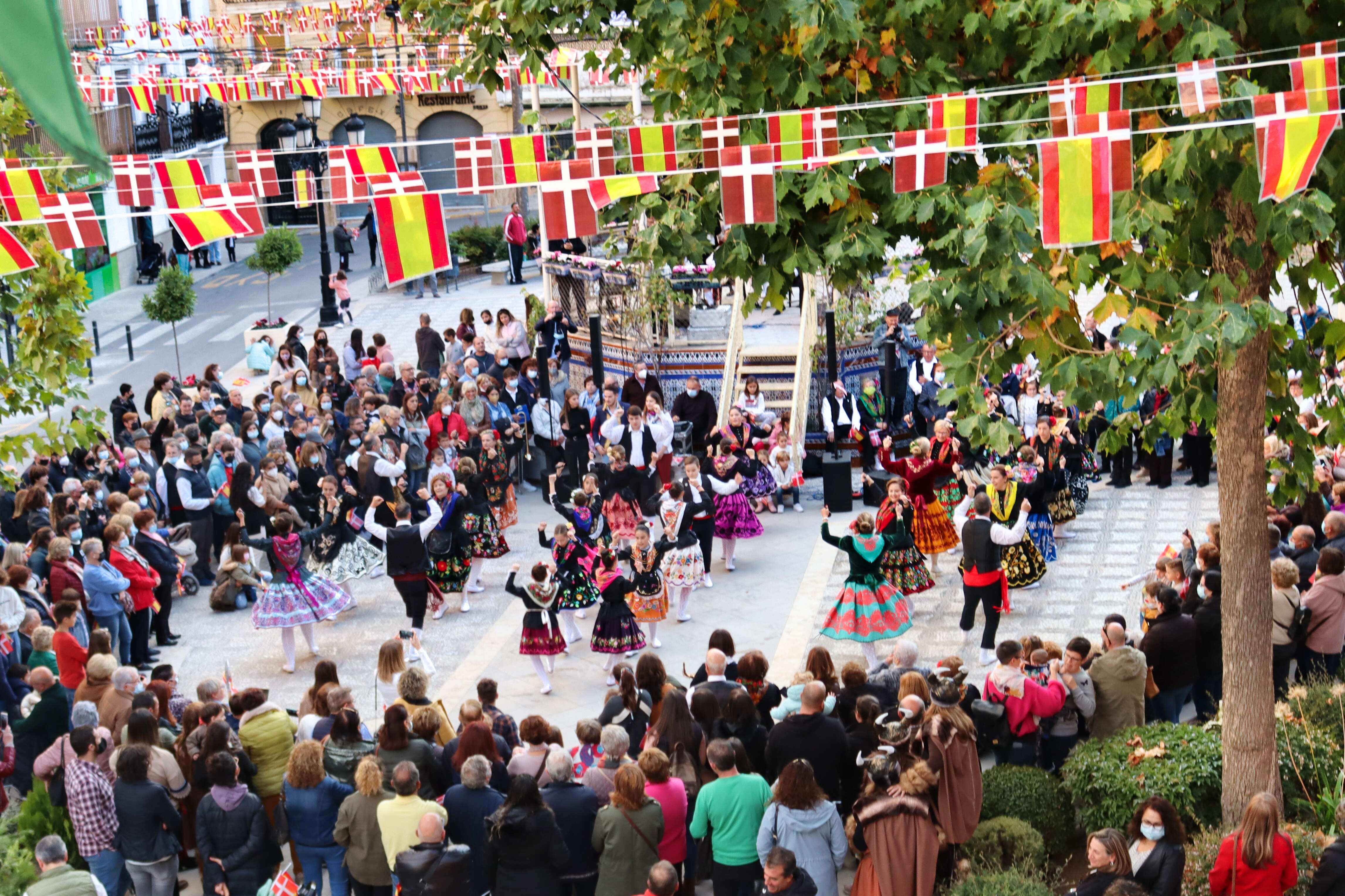 Un desfile en Huéscar para celebrar la paz