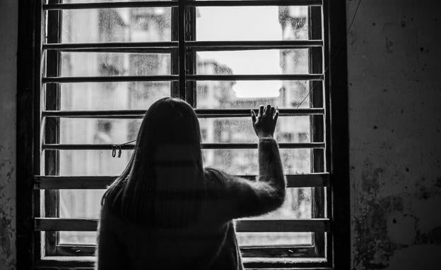 Los suicidios triplican a las muertes por accidentes de tráfico en Granada