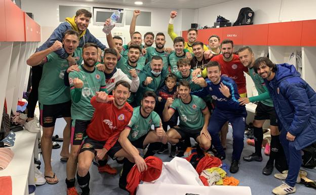 Celebración de cumpleaños ante un Real Jaén timorato y sin alma