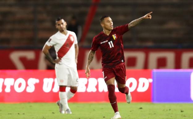 Perú vence a Venezuela con Abram y Machís como protagonistas