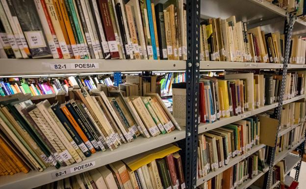 La biblioteca pública de Tabernas se hace un año más con el María Moliner