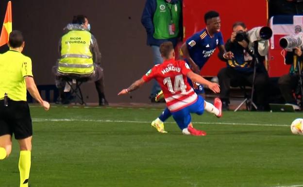 Monchu pica en el anzuelo de Vini y ve una roja muy exagerada