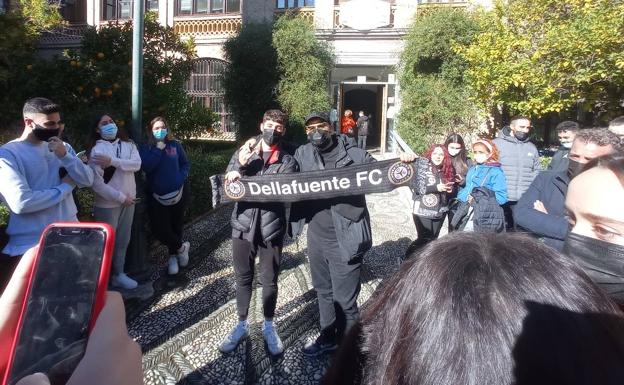 Dellafuente presenta su nuevo sonido a cientos de granadinos