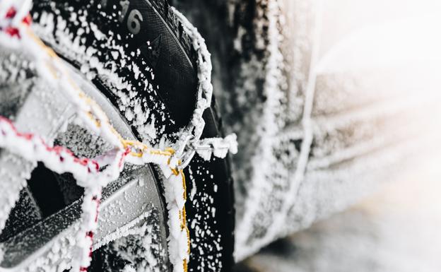 Cortadas dos carreteras de la provincia de Granada por la acumulación de nieve