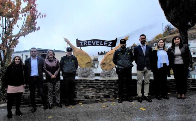 Miles de personas visitan la I Feria del Jamón y Productos típicos de Trevélez