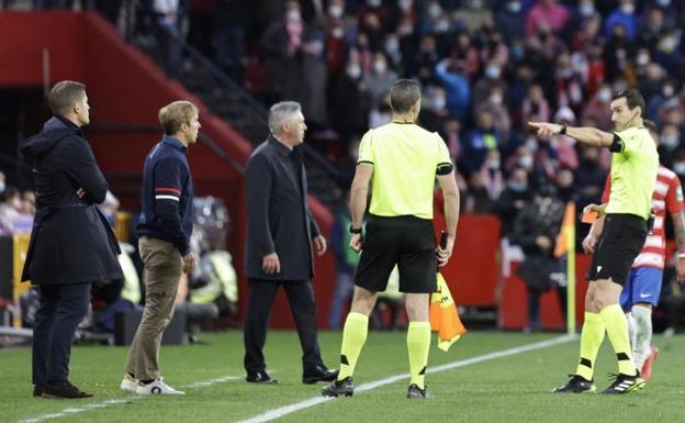 Sancionan con dos partidos a Robert Moreno y con uno a Monchu