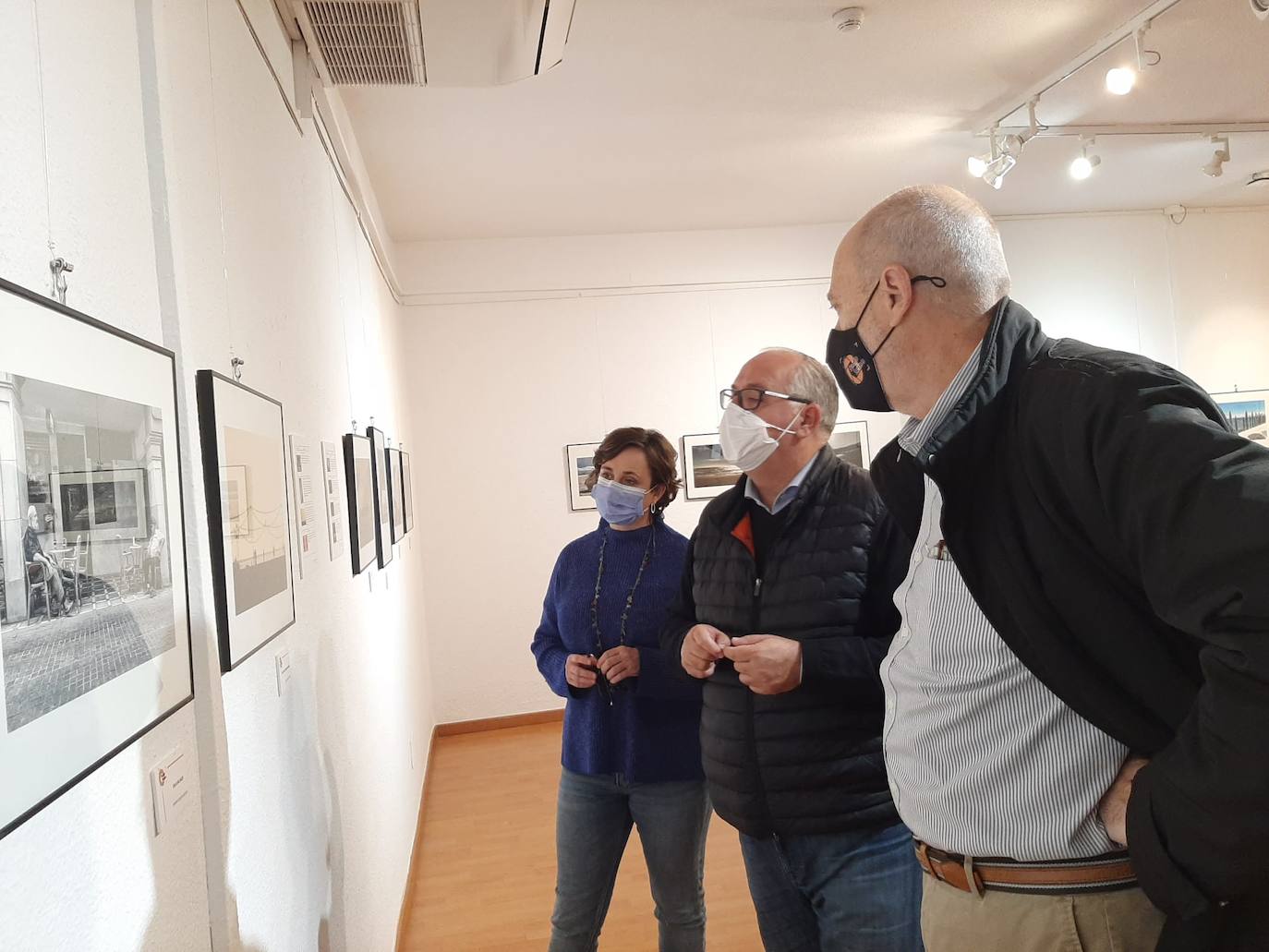 La exposición 'Equilibrio' visibiliza a los fotógrafos jienenses con un espacio en la Biblioteca Provincial