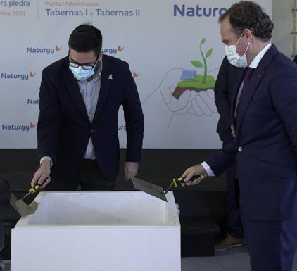 Naturgy pone la primera piedra de su planta de Tabernas
