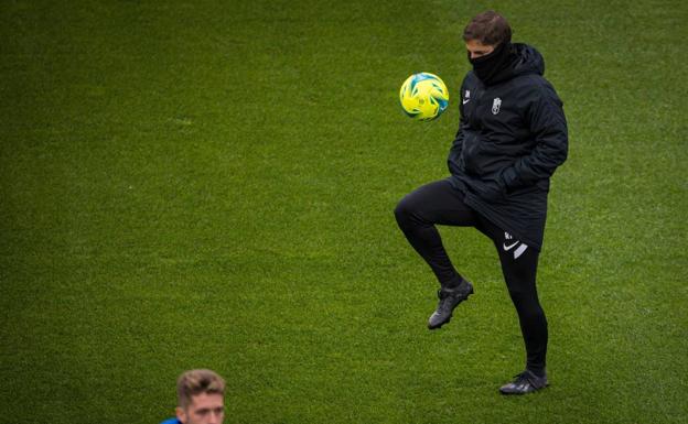 Robert Moreno: «Hay que tomarse el partido como si fuera casi una final»