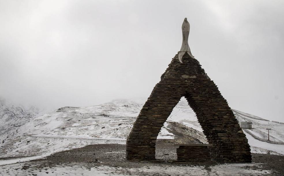 Un santuario granadino, al abrigo de la Virgen de las Nieves