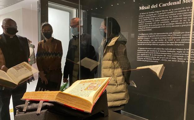 La UJA muestra el Misal del Cardenal Merino en el espacio de la 'Obra Invitada'