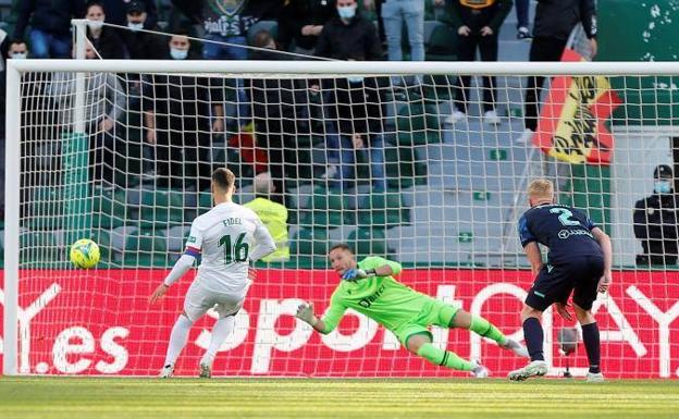 Un colchón de tres puntos sobre el Cádiz, que marca el descenso, antes de visitarle