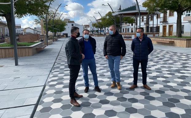 Culmina la remodelación de la plaza de Santa Cruz en Sabiote
