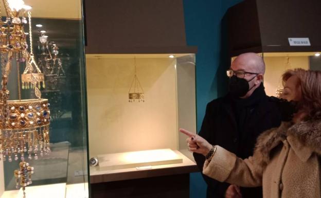 Inaugurada en Guadamur la exposición 'Tesoros Visigodos Guarrazar-Torredonjimeno'