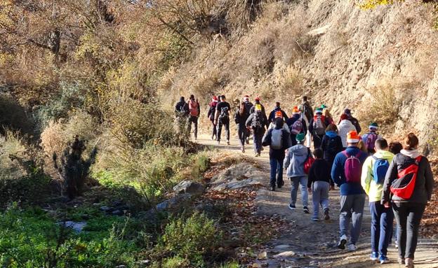 Cádiar fomenta el senderismo por sus lugares más interesantes y entorno alpujarreño