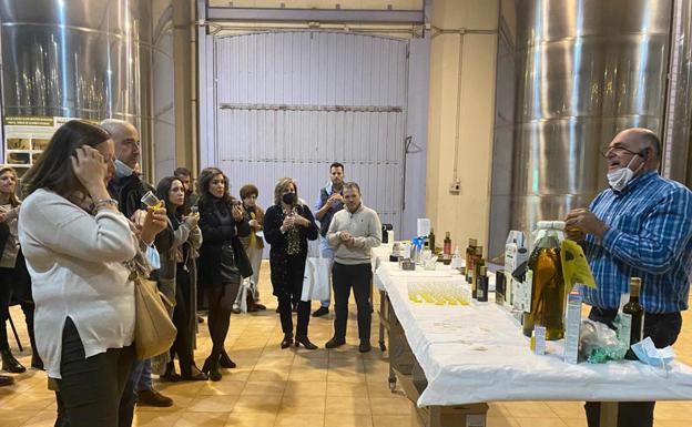 Castillo de Tabernas muestra a los Farmacéuticos los valores nutricionales del aceite de oliva virgen extra