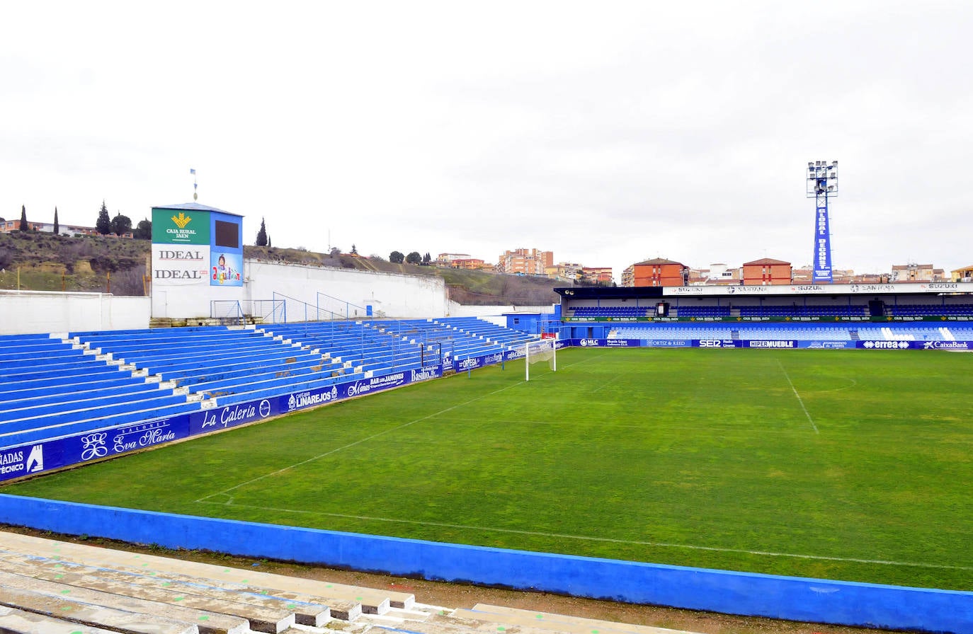 El Estadio Municipal de Linarejos será renovado de forma integral