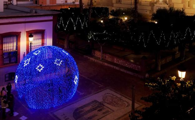 Tabernas lanza un 'rasca' con 5.000 euros en premios para promocionar el comercio local