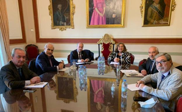 Las cofradías andaluzas analizan las posibilidades de una Semana Santa 'normal'