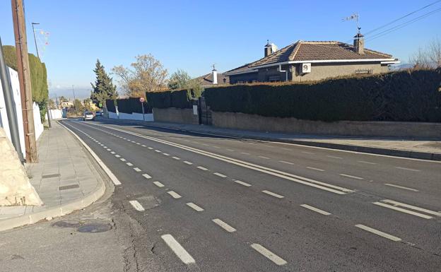Quejas por el carril bici de Gójar: «No tiene sentido, es confuso y los ciclistas no lo usan»