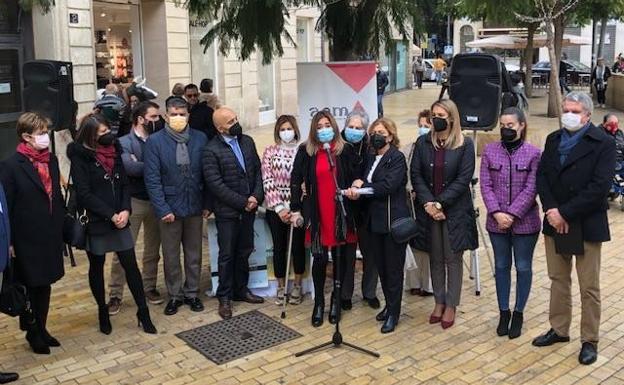 Enfermos de esclerosis de Almería reclaman especialistas en los hospitales de Huércal-Overa y El Ejido