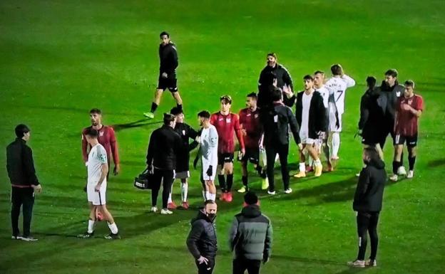 El Recreativo resiste y suma un punto ante el líder La Nucía