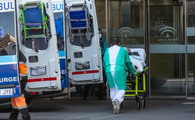 Jaén pasa a riesgo alto de contagio al subir la incidencia más de 100 puntos tras el fin de semana