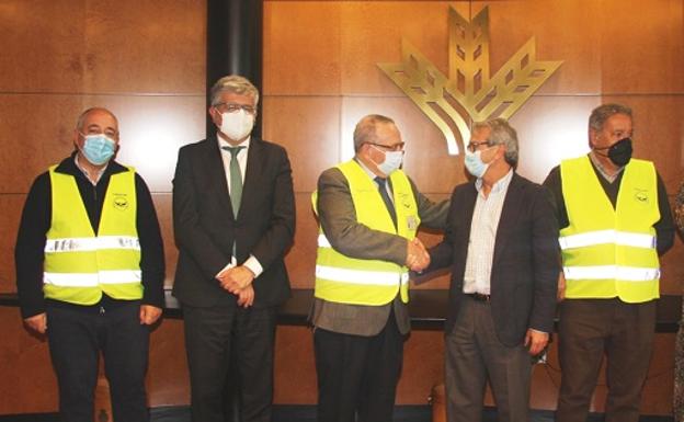 Fundación Caja Rural Granada y Banco de Alimentos garantizan una alimentación digna a familias necesitadas