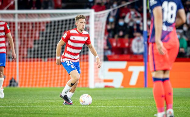 Robert Moreno consolida su valiente apuesta por los canteranos con Isma y Torrente