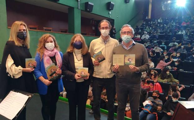 Mariluz Escribano, en la voz y la memoria de 300 alumnos