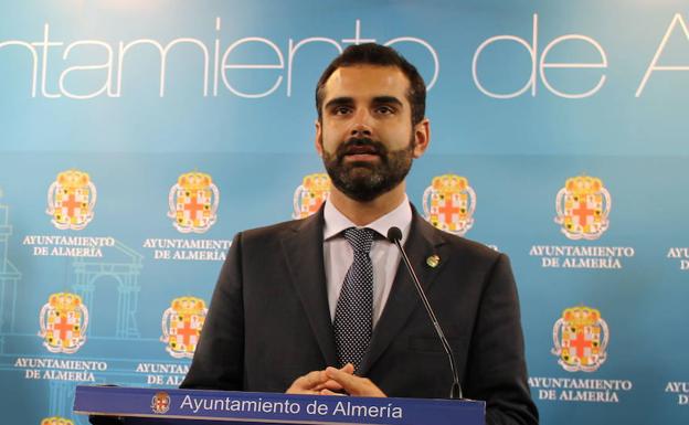Pacheco lanza una encuesta en Twitter para criticar una subvención «a dedo» para Vigo
