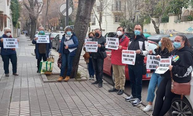 Unidad para detener el desahucio de una familia con tres menores