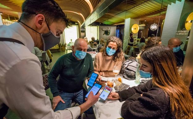 Los hoteles de Almería mantienen los cotillones a pesar de la incertidumbre