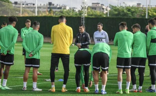 El Elche espera contar con Verdú y Milla ante el Granada