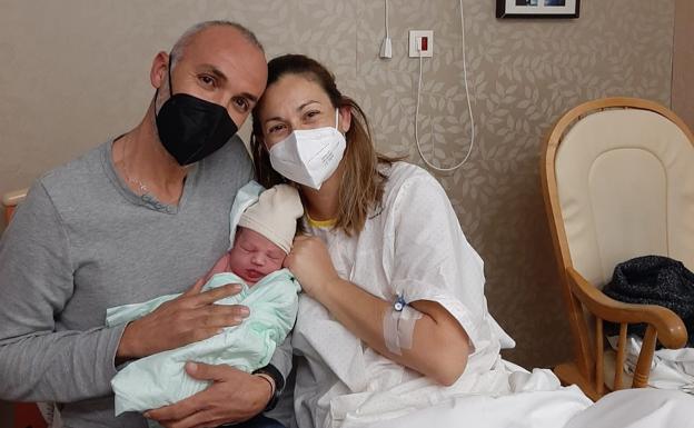 Mateo, el primer almeriense en llegar al mundo en 2022