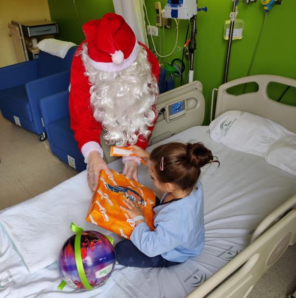 Cuando la Navidad se cuela en el ala de Pediatría