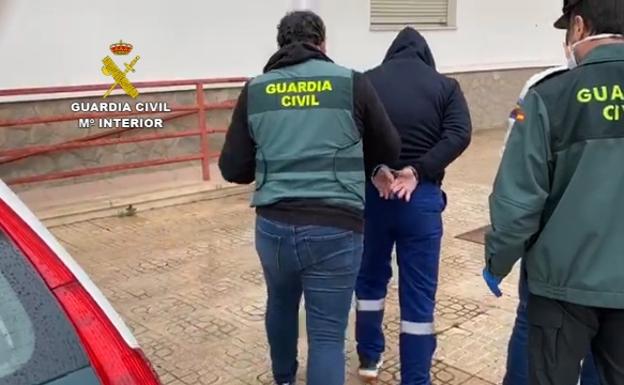 Prisión para el acusado de robar en viviendas de pueblos del interior de Almería y amordazar a los moradores