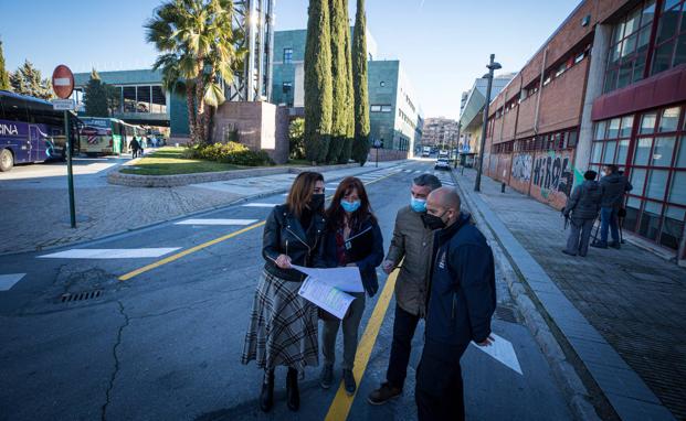 El entorno del Palacio de Congresos cambia una parada de autobús por una zona de carga y descarga