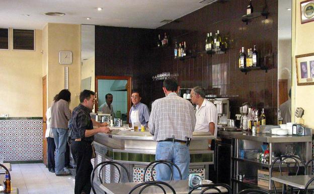 El paro baja en 1.101 personas en diciembre en Almería, cerrando el año con una tendencia a la baja