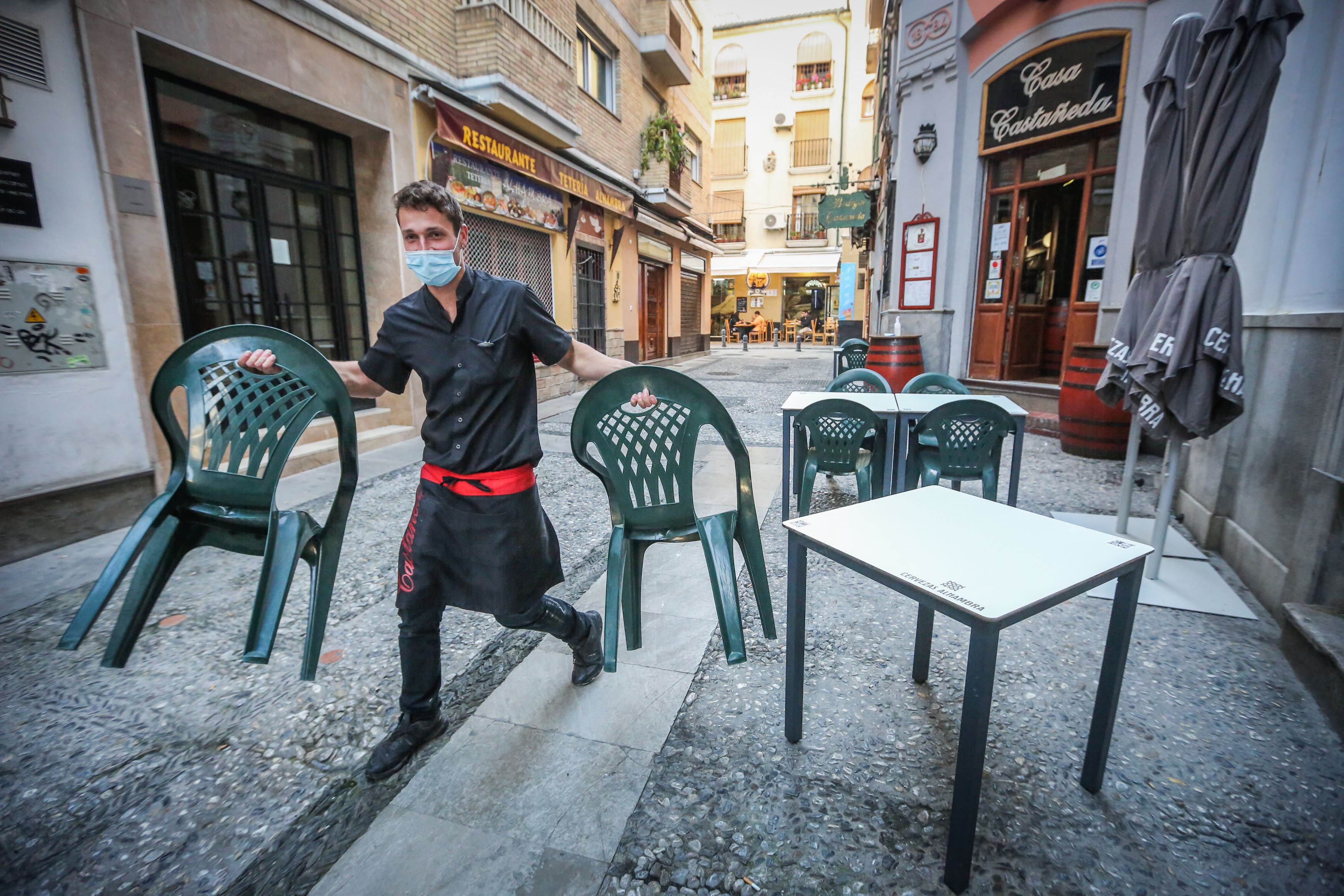 Granada cierra el año con 21.000 parados menos que en 2020