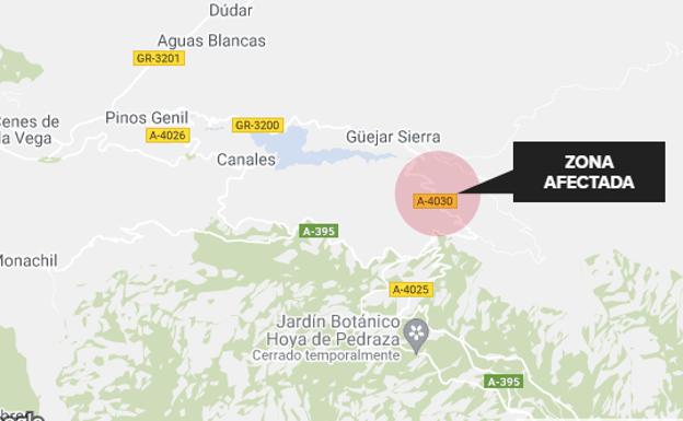 La nieve obliga al uso de cadenas en Güéjar Sierra y corta el tráfico a camiones y autobuses