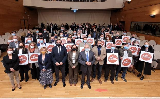 La IGP 'Aceite de Jaén' cierra su primer año con 49 socios y la certificación de las primeras botellas