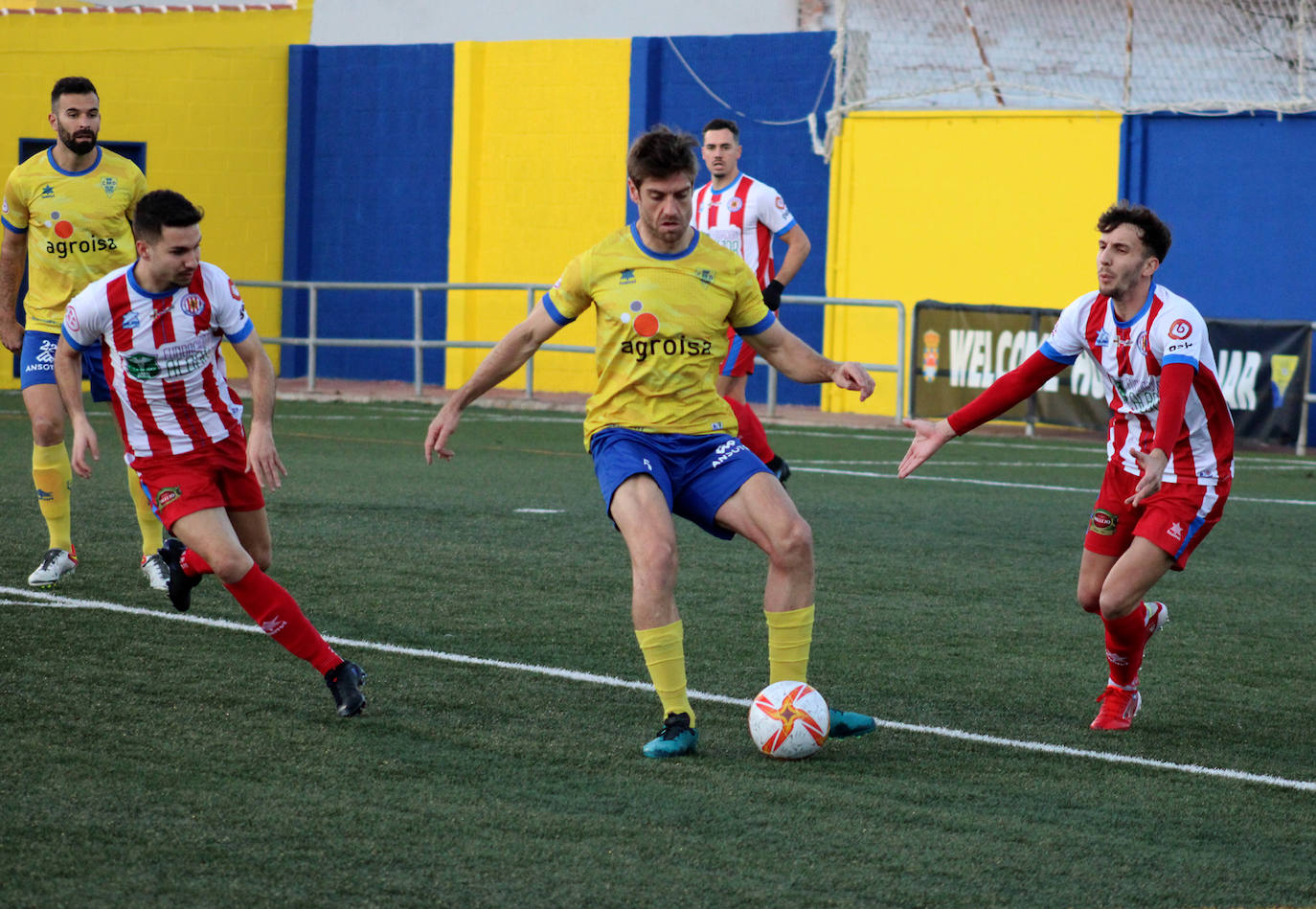 Al Huétor Tájar se le escapa un encuentro que tenía bajo control en Torreperogil