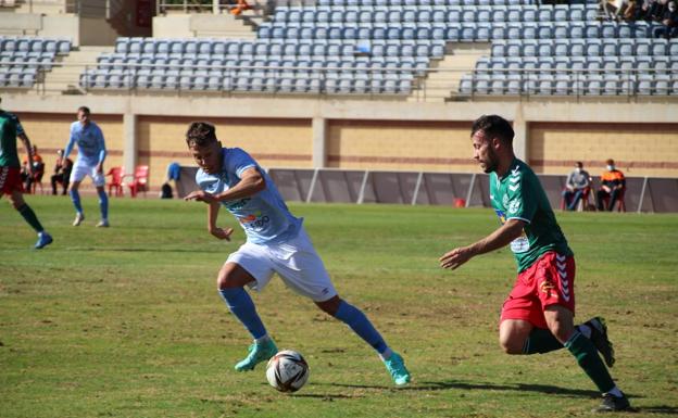 Adán Gurdiel cambia el celeste del Pvo. Ejido por el azulillo del Linares