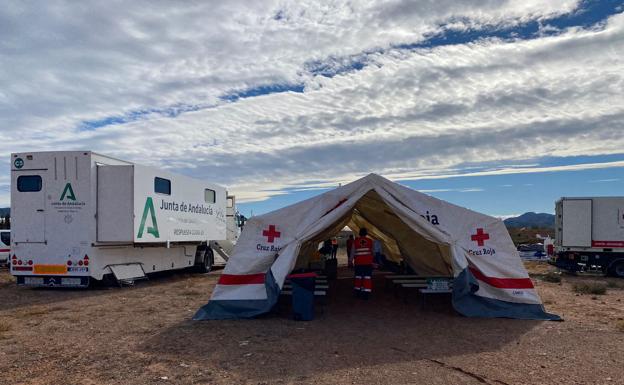 Salud vacuna a 5.072 migrantes de asentamientos en Almería y Huelva, el 15,4% del total con tarjeta sanitaria