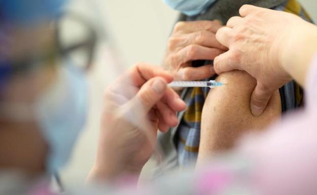 Moderna proyecta una vacuna conjunta de gripe y covid para finales de 2023