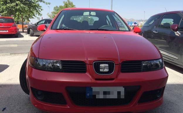 Recupera su coche robado en Granada tras cuatro días: «No me lo creía»