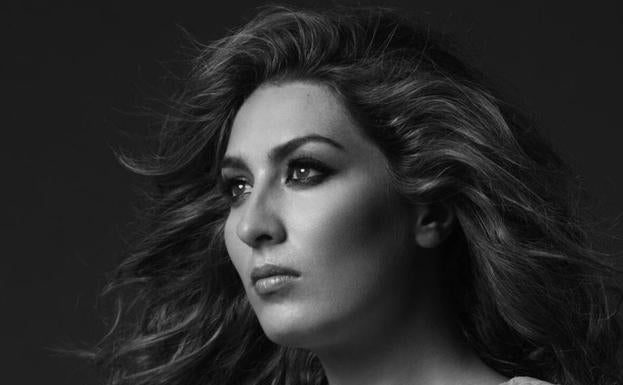 Estrella Morente se inspira en Frida Kahlo y Rosalía de Castro en 'Leo'