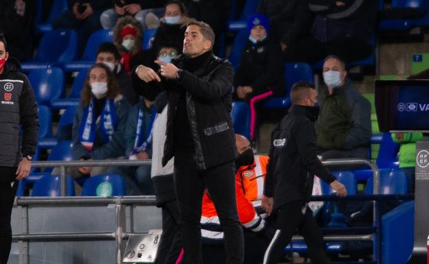 Robert Moreno: «Han sido mejores que nosotros; no hemos entrado bien en el partido»