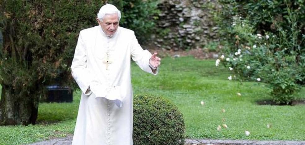 Benedicto XVI, acusado de encubrir y no perseguir casos de abusos sexuales